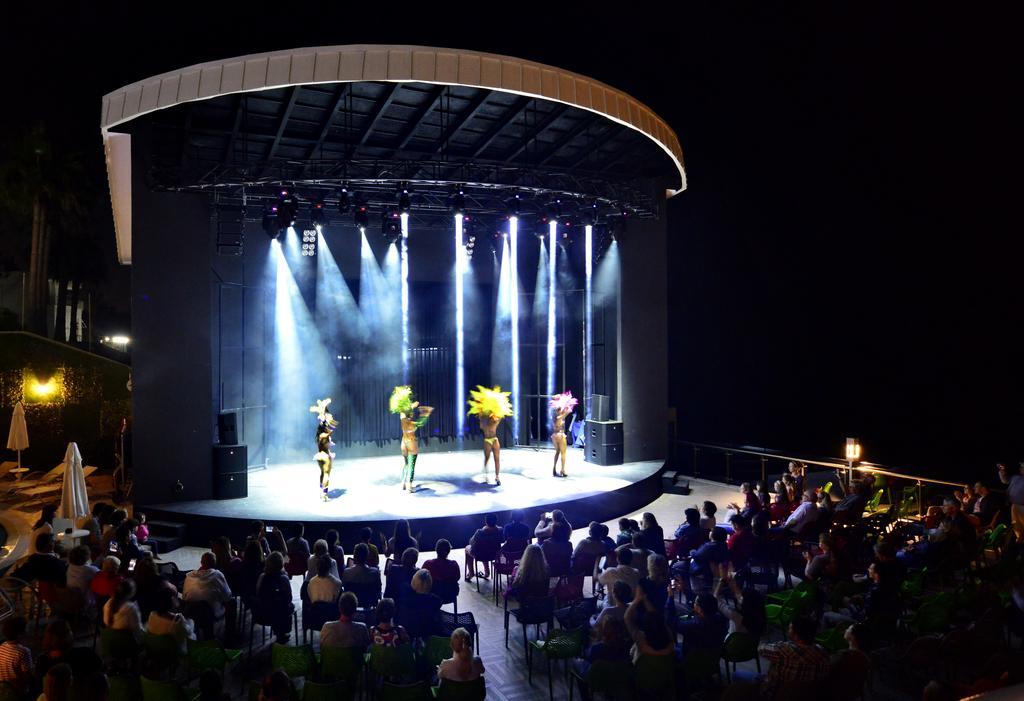 Azura Deluxe Resort & Spa เอาซัลลาร์ ภายนอก รูปภาพ