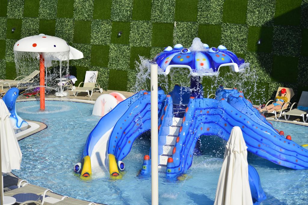 Azura Deluxe Resort & Spa เอาซัลลาร์ ภายนอก รูปภาพ
