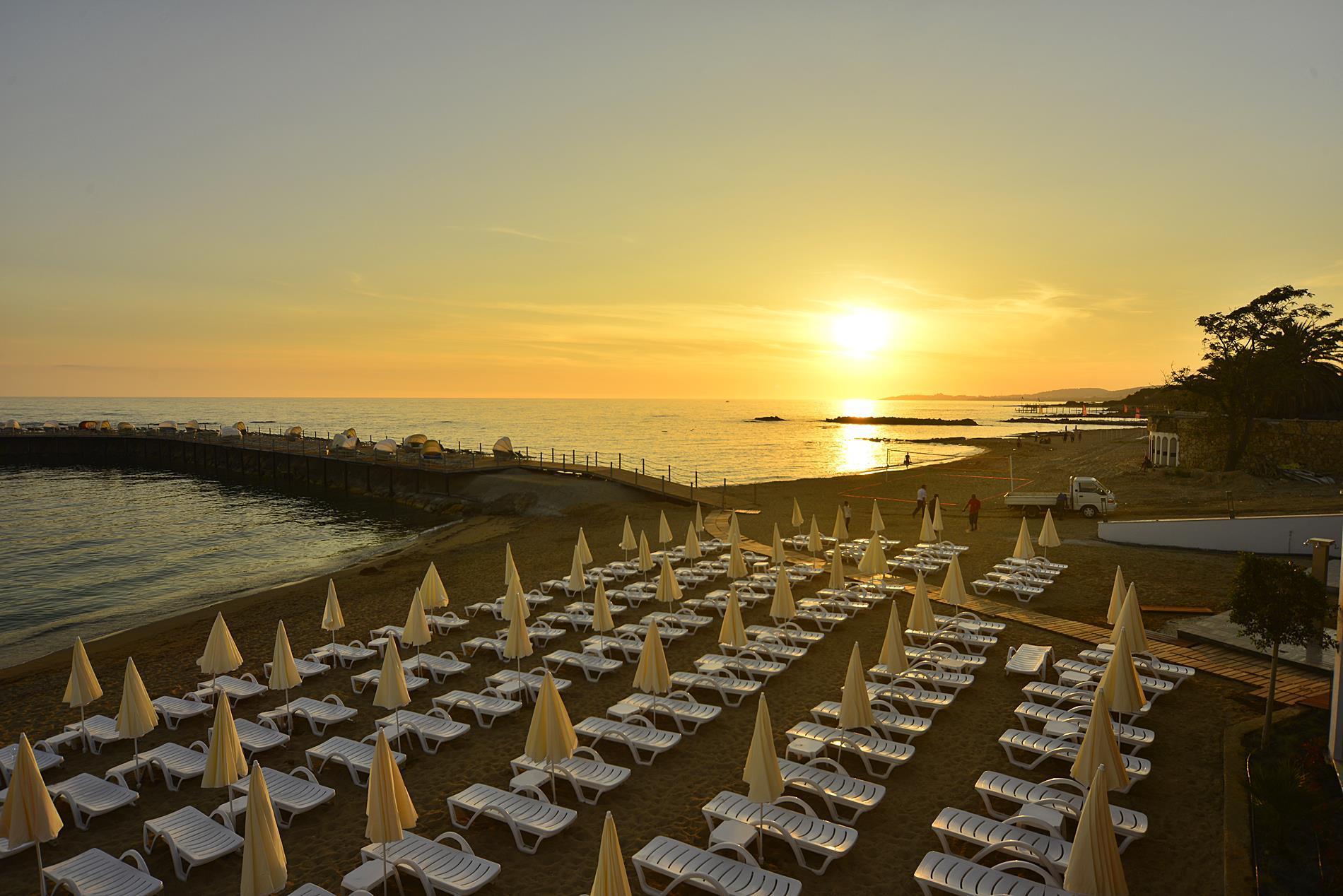 Azura Deluxe Resort & Spa เอาซัลลาร์ ภายนอก รูปภาพ