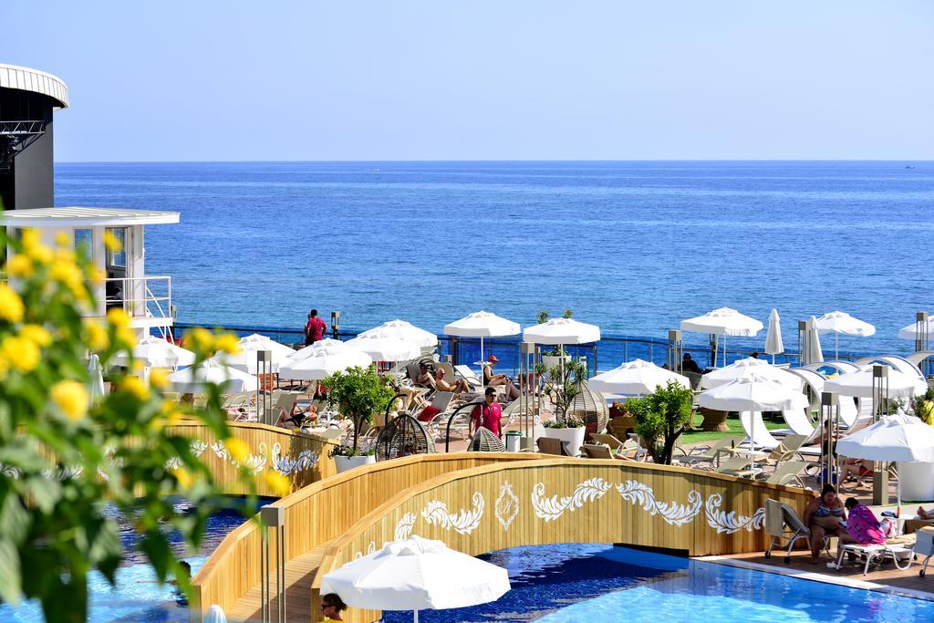 Azura Deluxe Resort & Spa เอาซัลลาร์ ภายนอก รูปภาพ
