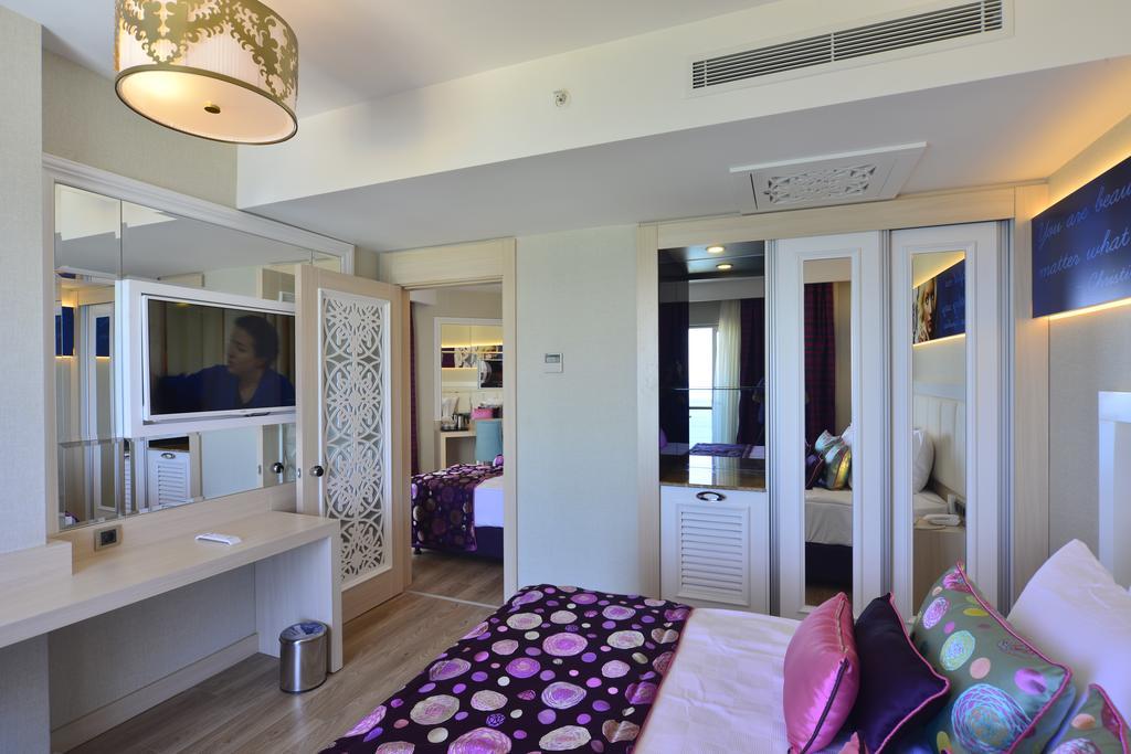 Azura Deluxe Resort & Spa เอาซัลลาร์ ภายนอก รูปภาพ